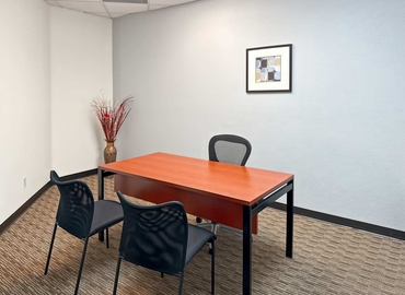 10 m² Shared office  in Las Vegas, NV, 500 North Rainbow Boulevard (89107) - 3 | MatchOffice