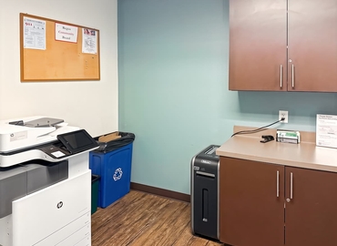 10 m² Serviced office in Las Vegas, NV, 500 North Rainbow Boulevard (89107) - 13 | MatchOffice.com