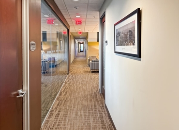 10 m² Co-working  in Miami Lakes, FL, 7900 Oak Lane (33016) - 3 | MatchOffice