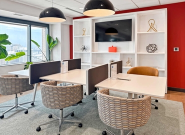 10 m² Shared workspace  in New Orleans, 201 Street Charles Avenue (70170) - 9 | MatchOffice