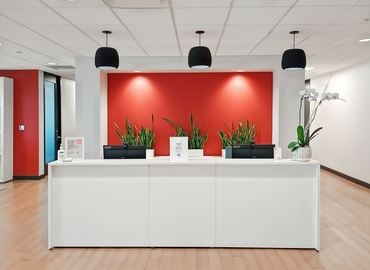 10 m² Business space in New Orleans, 201 Street Charles Avenue (70170) - 1 | MatchOffice.com