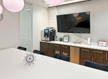 10 m² Shared workspace  in Houston Westside, TX, One Riverway (77056) - 8 | MatchOffice.com