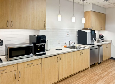 10 m² Shared workspace  in Carlsbad, CA, 1902 Wright Place (92008) - 5 | MatchOffice