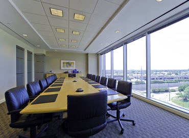 250 m² Business center building for rent in Addison, TX, 15455 Dallas Parkway (75001) - 2 | MatchOffice