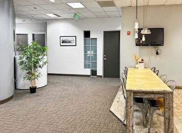 10 m² Shared workspace  in Mountain View, CA, 800 West El Camino Real (94040) - 4 | MatchOffice