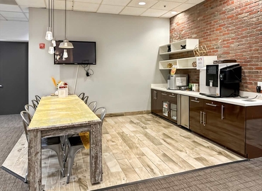 Virtual office space in Mountain View, CA, 800 West El Camino Real (94040) - 9 | MatchOffice.com