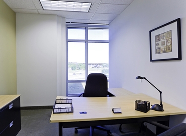 250 m² Business center property for rent in Irving, 	TX, 545 East John Carpenter Freeway (75062) - 2 | MatchOffice