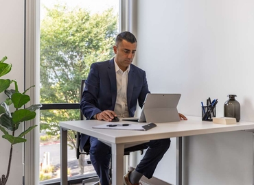 10 m² Coworking space  in Elk Grove, CA, 9245 Laguna Springs Drive (95758) - 10 | MatchOffice.com