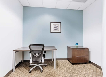 10 m² Shared workspace  in Hollywood, FL, Presidential Circle 4000 Hollywood Boulevard Hills (33021) - 6 | MatchOffice