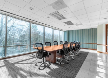 10 m² Business space in Atlanta Perimeter - North Central, GA, 5555 Glenridge Connector (30342) - 2 | MatchOffice.com