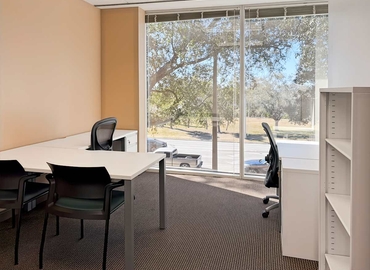 10 m² Shared workspace  in Tampa, FL, 3001 North Rocky Point Drive East (33607) - 11 | MatchOffice
