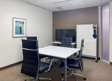 Virtual office space in Cincinnati, OH, 8044 Montgomery Road (45236) - 2 | MatchOffice