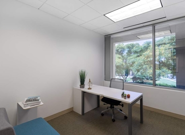 Virtual office space in San Diego, CA, 4445 Eastgate Mall University City (92121) - 3 | MatchOffice