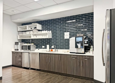  Convention center in Dallas Addison, TX, 15851 Dallas Parkway (75001) - 5 | MatchOffice.com