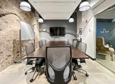  Conference room in Charleston, 	SC, 170 Meeting Street (29401) - 2 | MatchOffice.com