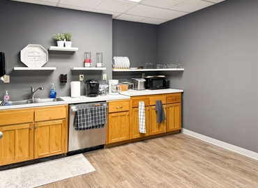  Meeting room in Brookfield, WI, 16815 W Wisconsin Avenue (53005) - 1 | MatchOffice