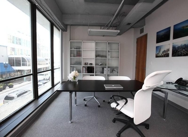 300 m² Business space in Miami, FL, 14 NE 1st Avenue (33132) - 1 | MatchOffice