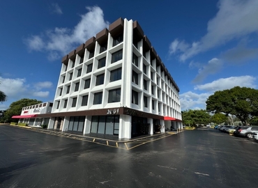 Office Palm Beach Lakes Boulevard 2001 33409 West Palm Beach, FL