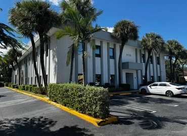 Office Corporate Way 5725 33407 West Palm Beach, FL