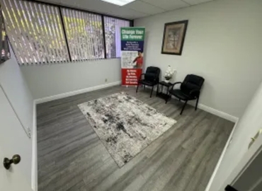 Office Northlake Boulevard 4362 33410 Palm Beach Gardens, FL
