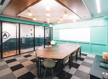 1431 m² Business center in Austin, TX, 3300 N Interstate 35 (78705) - 0 | MatchOffice