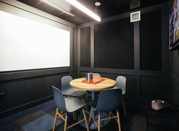 2186 m² Business center place for rent in Chicago, IL, 220 N. Green Street (60607) - 0 | MatchOffice