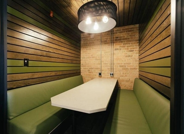 2186 m² Serviced office building for rent in Chicago, IL, 220 N. Green Street (60607) - 1 | MatchOffice