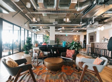 735 m² Business space building up for rent in Los Angeles, CA, 925 N La Brea Ave (90038) - 2 | MatchOffice.com