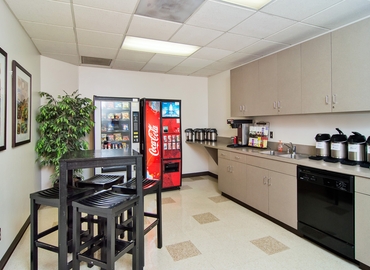 900 m² Serviced office building for rent in San Diego, CA, 12526 High Bluff Drive (92130) - 8 | MatchOffice.com