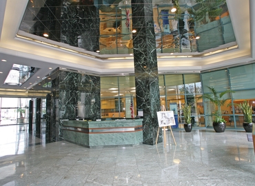 785 m² Business park building available to rent in Huntington Beach, CA, 17011 Beach Blvd. (92647) - 2 | MatchOffice.com