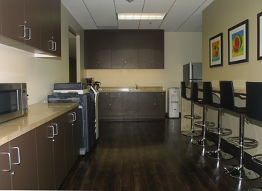 50 m² Business space place up for rent in Manhattan Beach	 CA, 1230 Rosecrans Avenue (90266) - 2 | MatchOffice.com