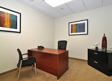 951 m² Business space in Woodland Hills, CA, 21550 Oxnard Street (91367) - 1 | MatchOffice