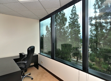 951 m² Serviced office building up for rent in Woodland Hills, CA, 21550 Oxnard Street (91367) - 4 | MatchOffice