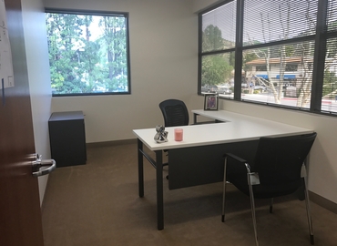 500 m² Serviced office building up for rent in Los Angeles, CA, 26565 West Agoura Road (91302) - 2 | MatchOffice.com