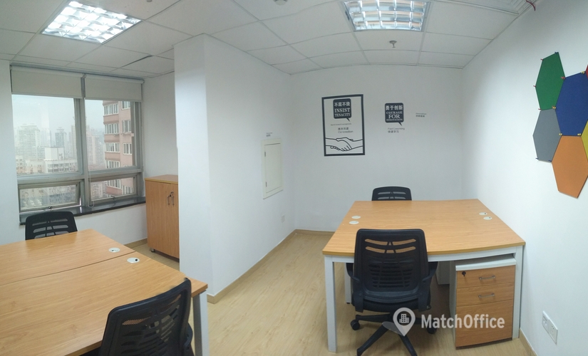 60 m² Coworking space  in Shanghai, Lu Wan, 19/F JiangNan Shipyard Building (200023) - 1 | MatchOffice