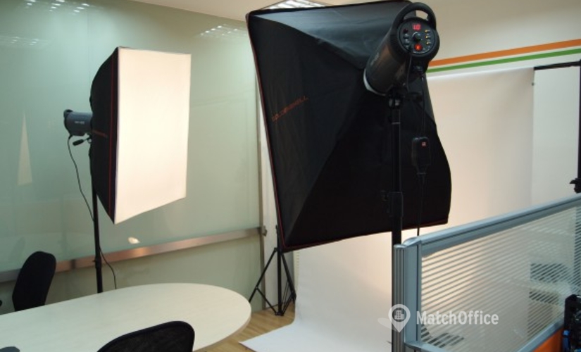 50 m² Shared office  in Shanghai, Puxi, Huangpi South Road 700 (200025) - 3 | MatchOffice.com