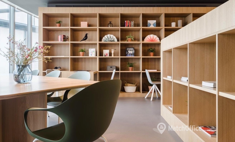 80 m² Business center property up for rent in Shanghai, Pudong, 501 Middle Yincheng Road (200120) - 1 | MatchOffice