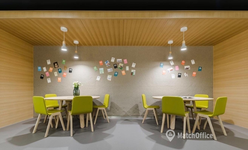 80 m² Conference room in Shanghai, Pudong, 501 Middle Yincheng Road (200120) - 3 | MatchOffice.com