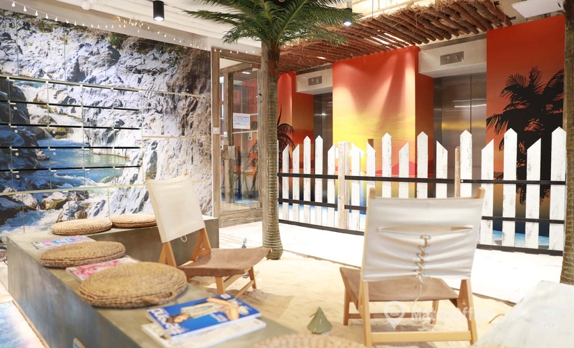 120 m² Business park building available to rent in Wan Chai, Queen's Road East 28 (%[postal_code]) - 1 | MatchOffice