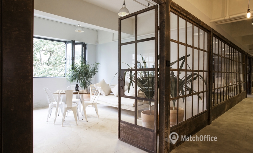 Meeting room 6/F, Cheung Hing Industrial Building, 12P Smithfield Road  Kennedy Town