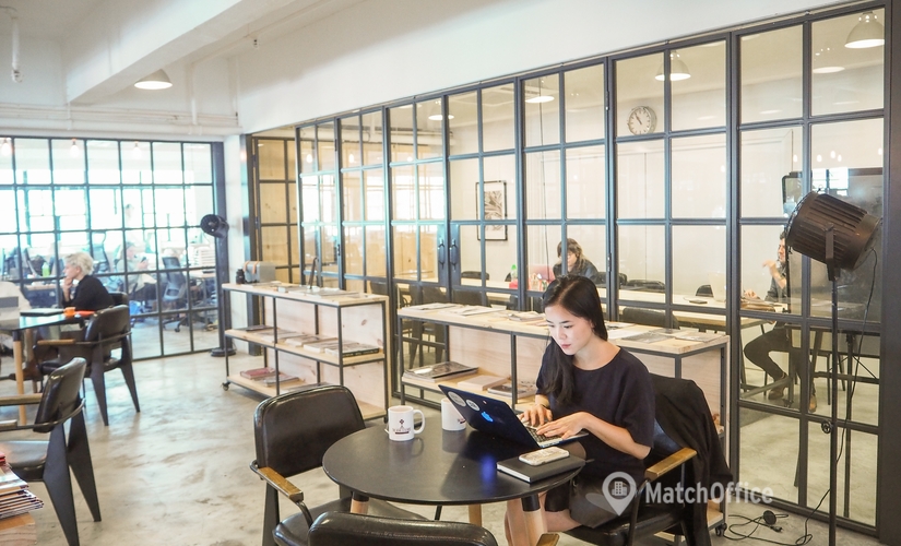 Meeting room 8/F Cheung Hing Industrial Building, 12P Smithfield Road, Kennedy Town  Kennedy Town