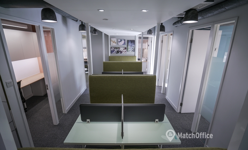 Business center 19 B Kyoto Plaza, 491 - 499 Lockhart Road Causeway Bay