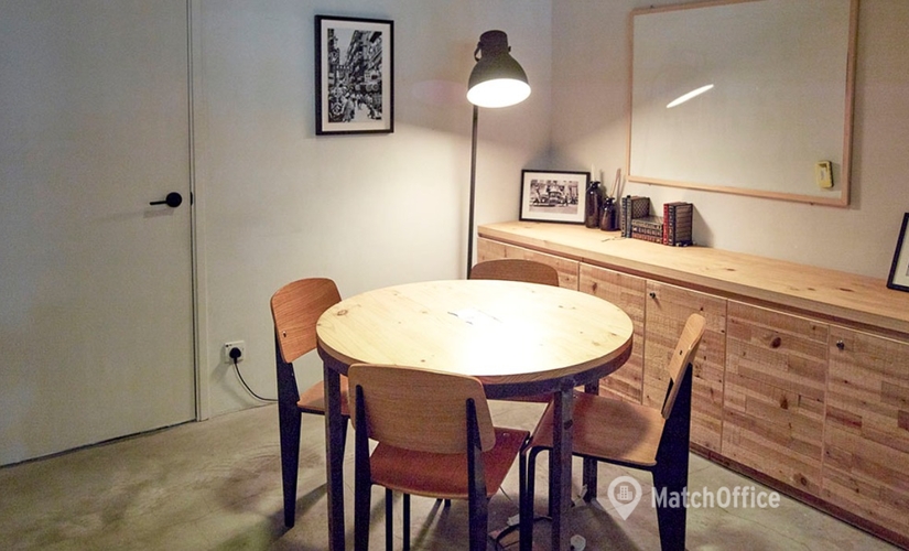 Meeting room 6/F, Cheung Hing Industrial Building, 12P Smithfield Road  Kennedy Town