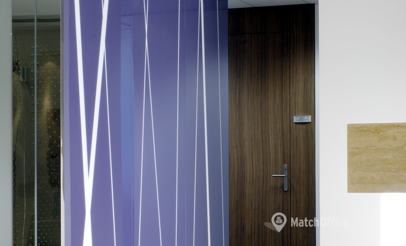 Business center Level 8, Cambridge House, No. 979 King’s Road, Taikoo Place Quarry Bay