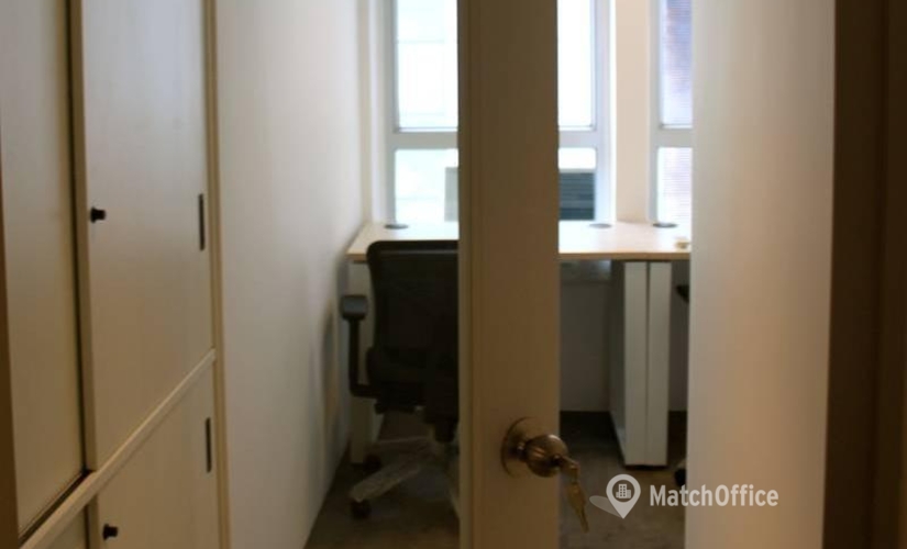 Business center 8A Winning Centre 46-48 Wyndham Street Central, Hong Kong