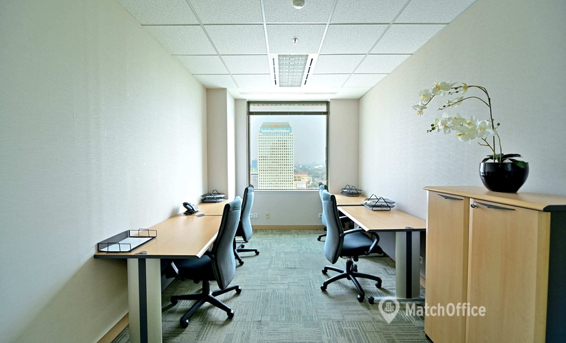 41 m² Business center in Jakarta Golden Triangle, Jalan Asia Afrika 8 (10270) - 2 | MatchOffice.com