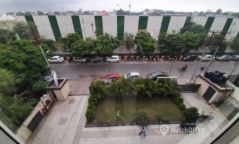 Lease comfortable a 372 m² Coworking in Lucknow, 3rd Floor (226010) - 1 | MatchOffice.com