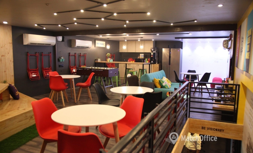 40 m² Business park in Ahmedabad, Judges Bunglow Rd (380015) - 1 | MatchOffice