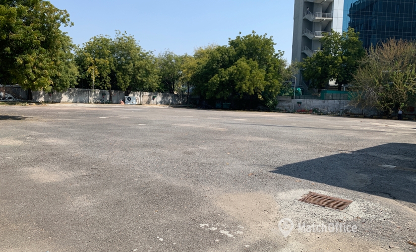 300 m² Coworking space  in Gurgaon, Plot No-17 (122015) - 2 | MatchOffice.com