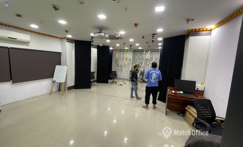 Office New Link Rd 400104 Mumbai Central